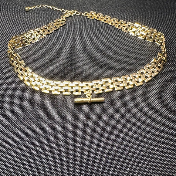 LIKE NEW Gold-Plated Choker - Picture 4 of 5